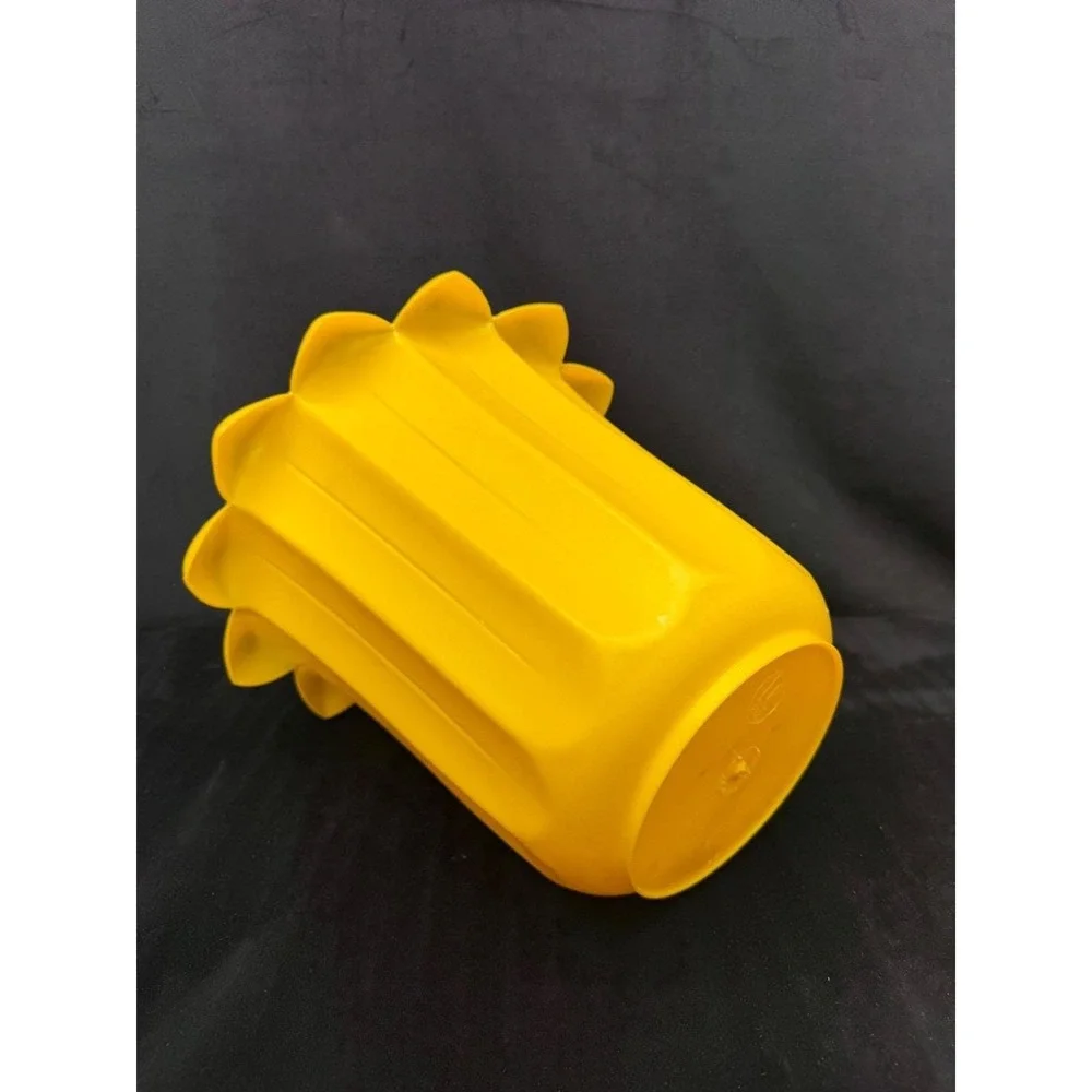 VTG Fesco Yellow Flower Daffodil Tulip Leaf Wastebasket Trash Can MCM 10.5